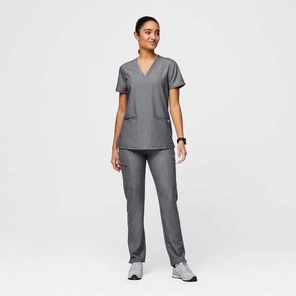 Figs Casma Three-Pocket Scrub Top - Picture 3 of 10
